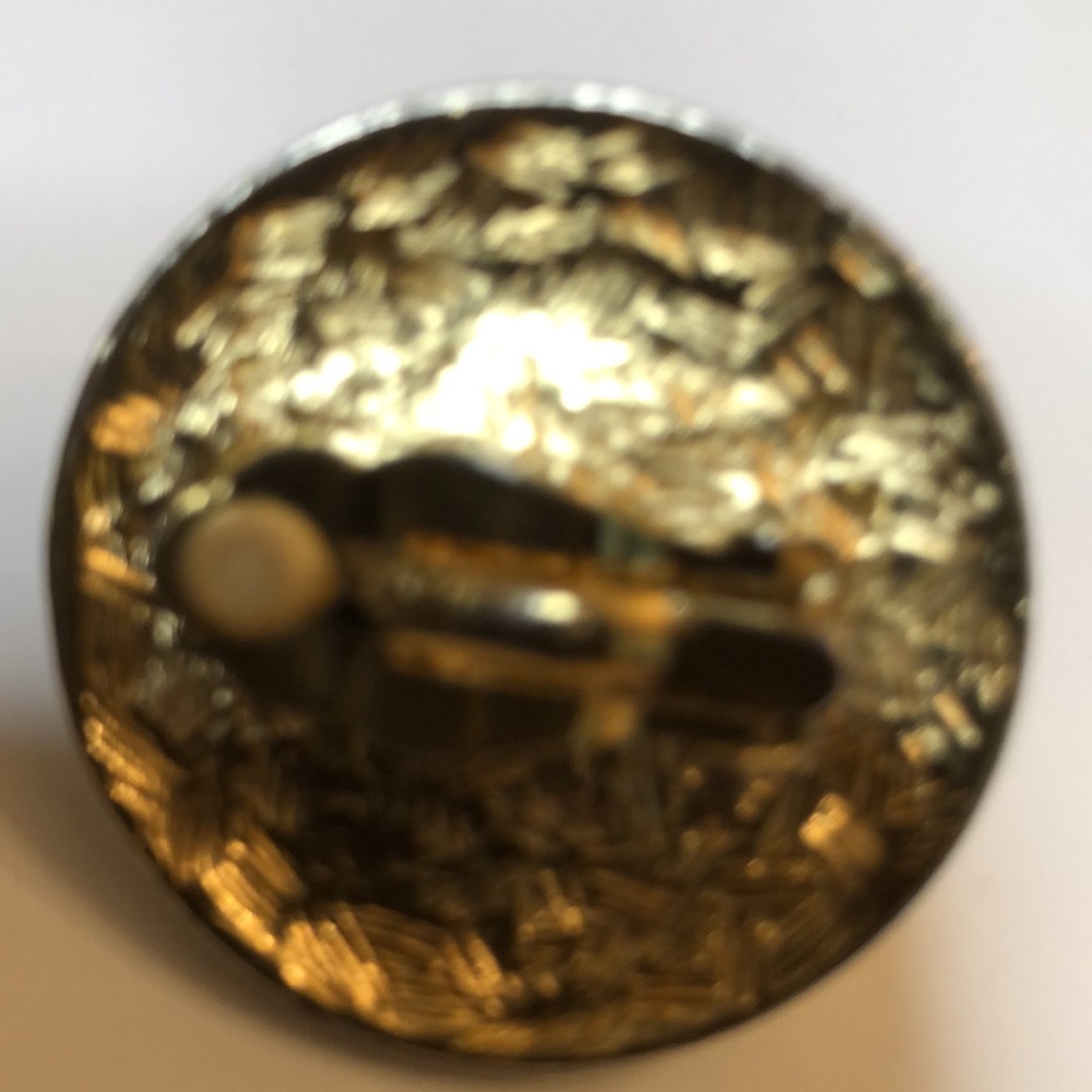 VINTAGE GIVENCHY GOLD TONE AND PEARL ROUND CLIP-ON EARRINGS - Picture 10 of 15